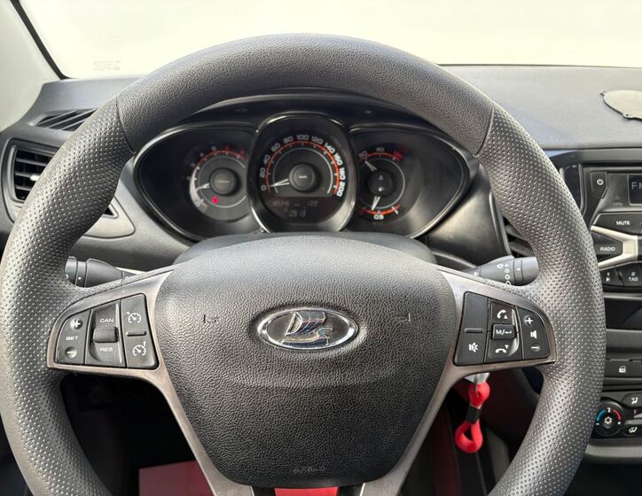 Lada Vesta 8