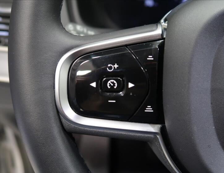 Volvo XC90 24