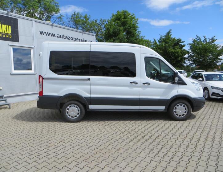 Ford Transit 9