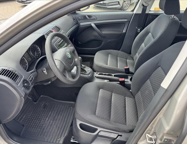 Škoda Octavia 10