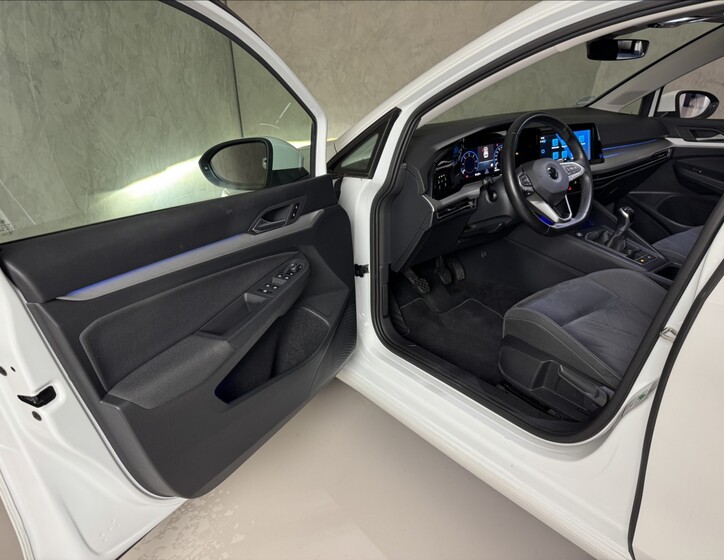 Volkswagen Golf 24