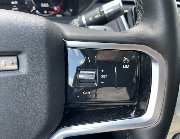 Land Rover Range Rover Velar 29