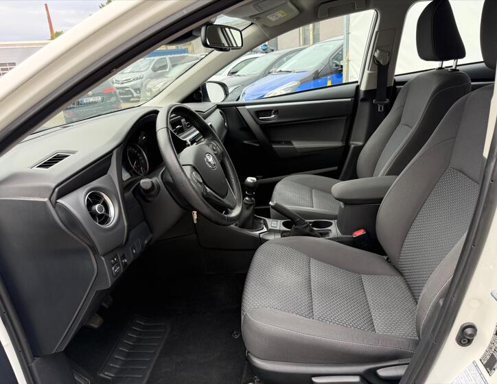 Toyota Corolla 9