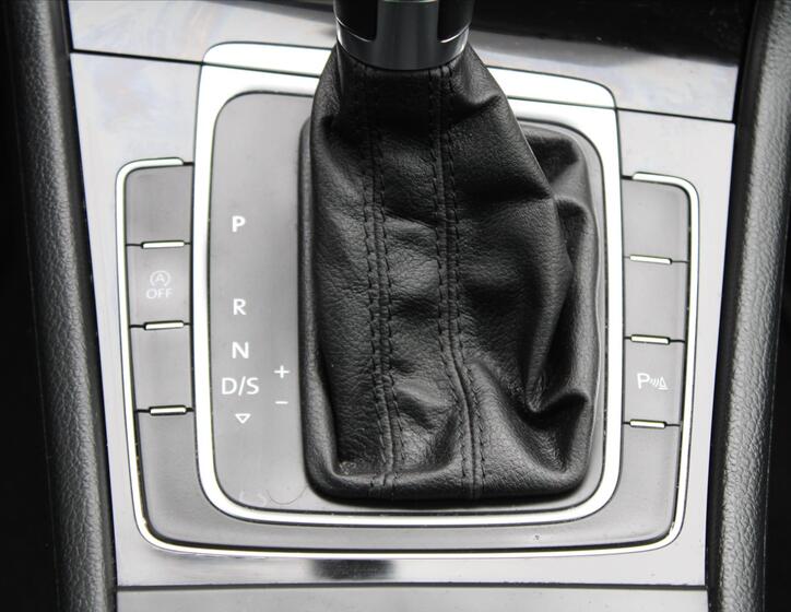 Volkswagen Golf 19