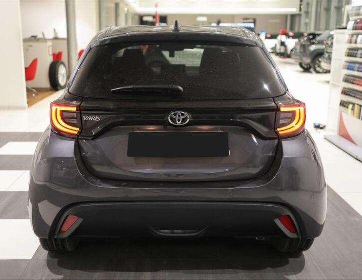 Toyota Yaris 5