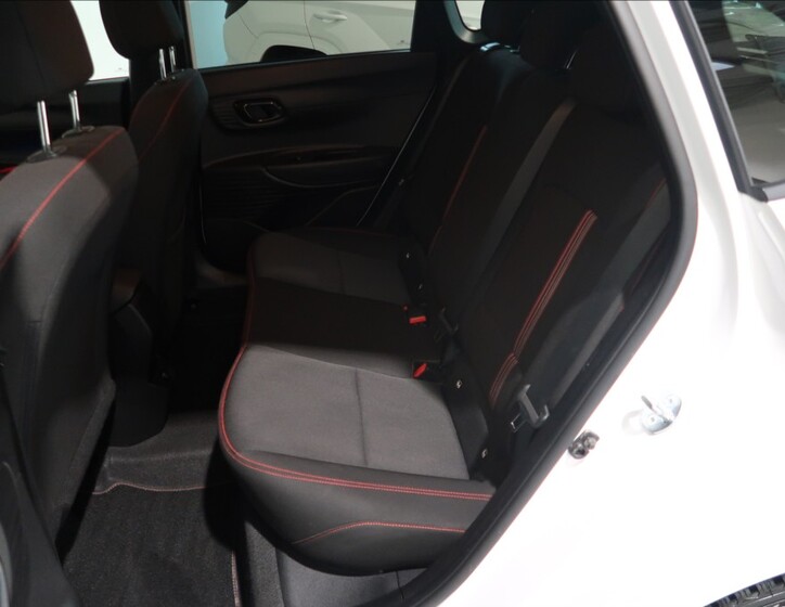 Hyundai i20 8