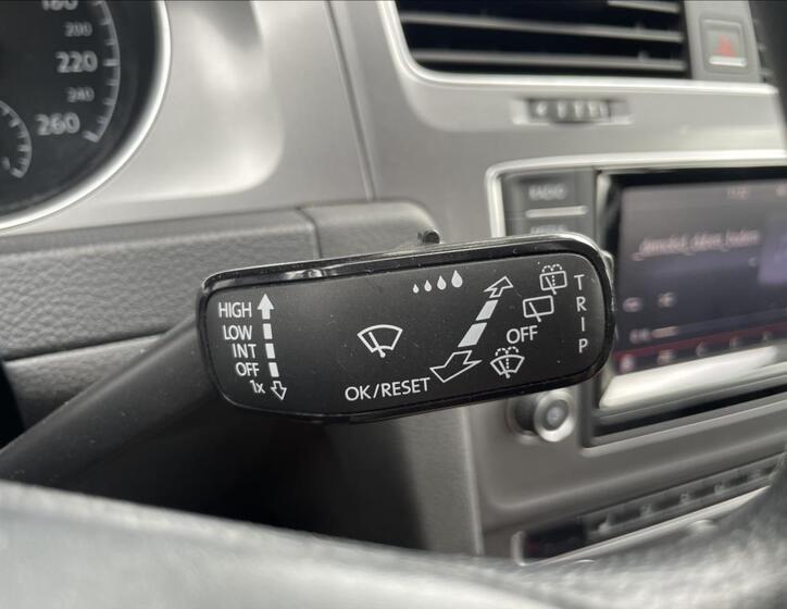 Volkswagen Golf 24