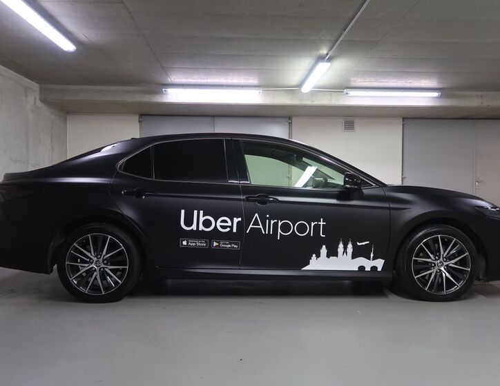 Toyota Camry 4