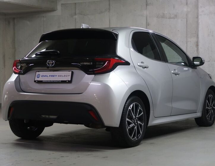 Toyota Yaris 5