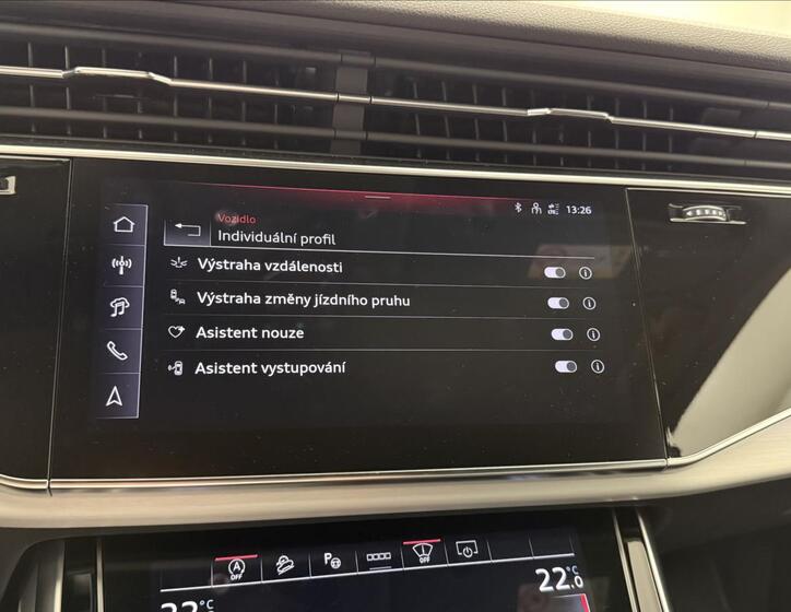 Audi Q8 25