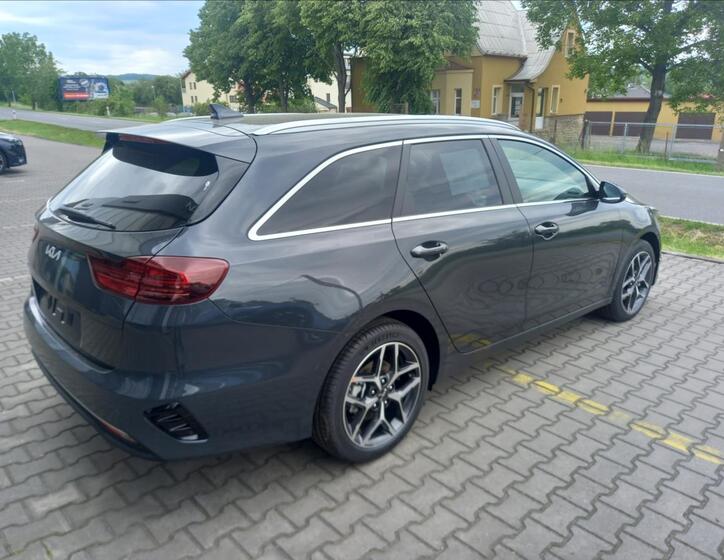 KIA Ceed 4