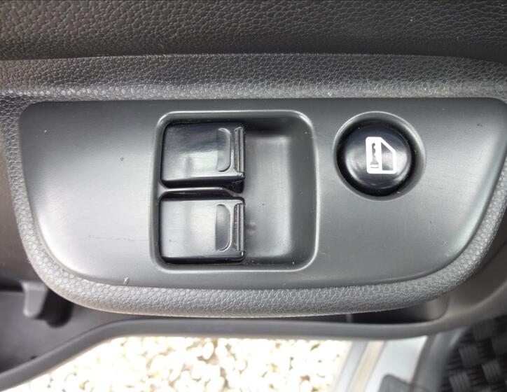 Suzuki Ignis 19