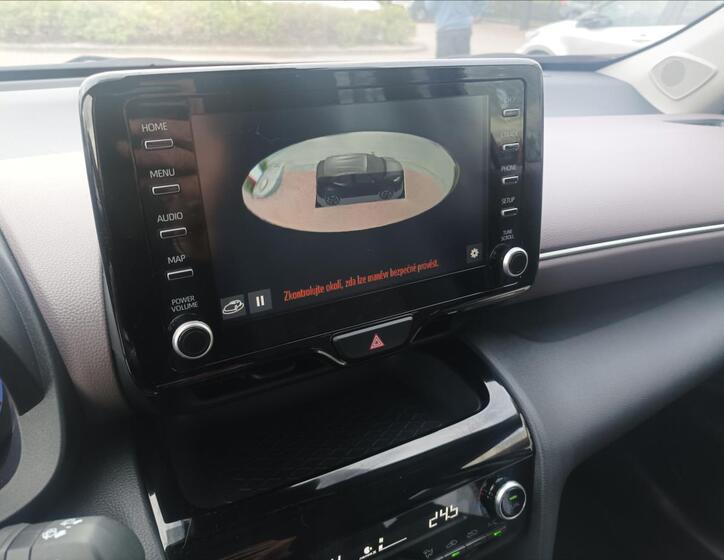 Toyota Yaris Cross 18