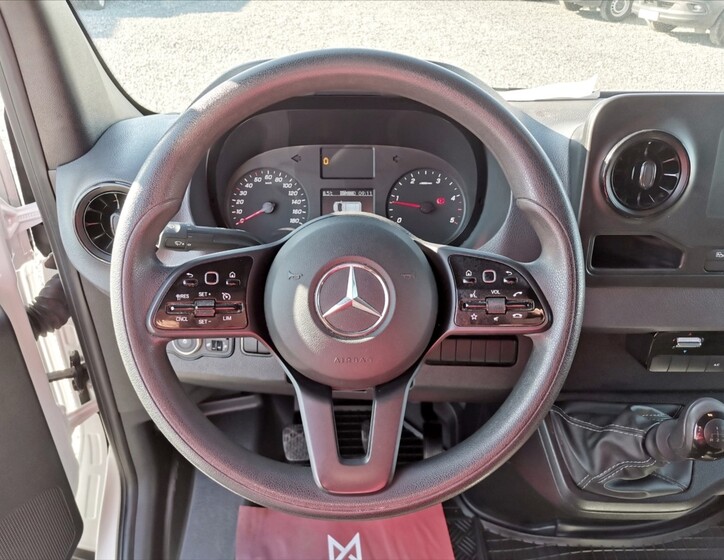 Mercedes-Benz Sprinter 16