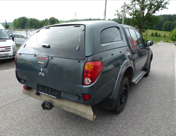Mitsubishi L200 8