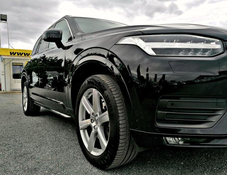 Volvo XC90 30