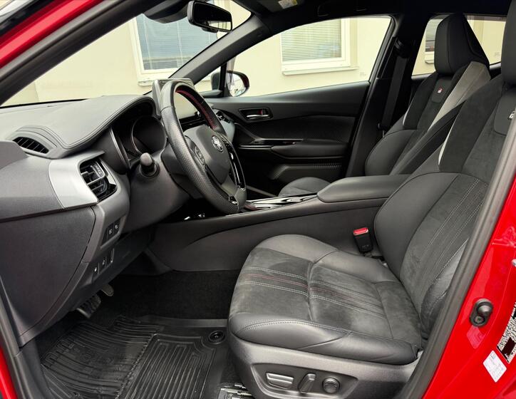 Toyota C-HR 9