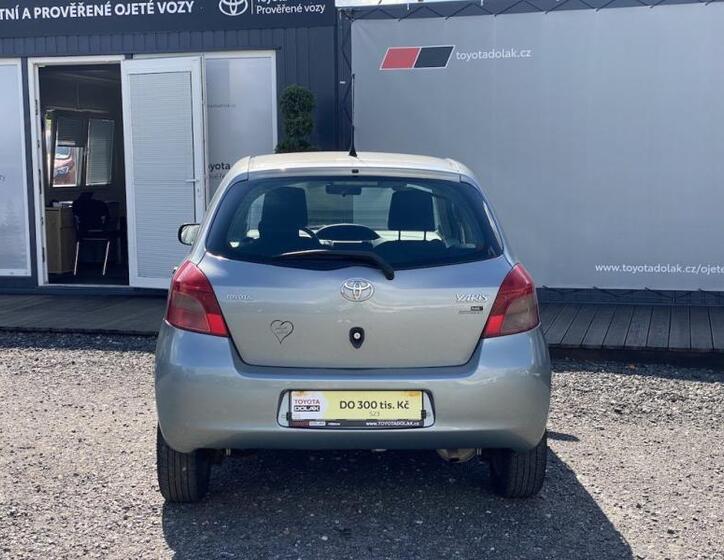 Toyota Yaris 5