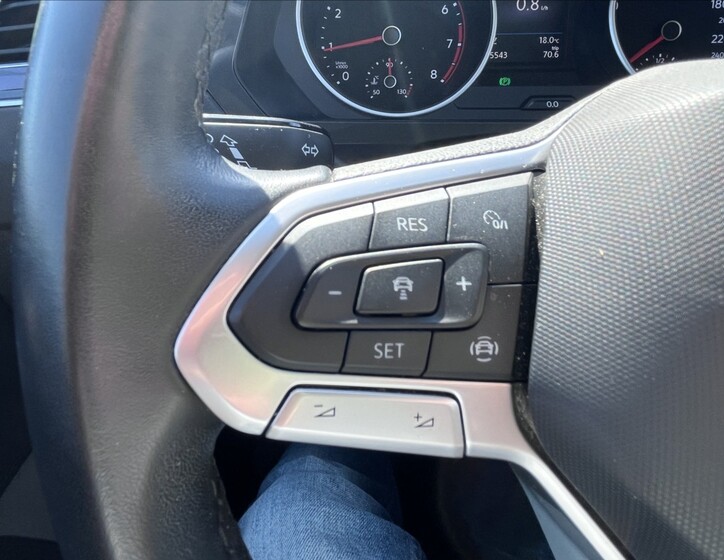 Volkswagen Tiguan 7