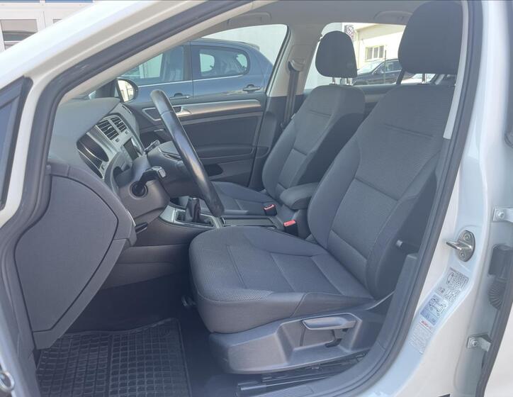 Volkswagen Golf 9