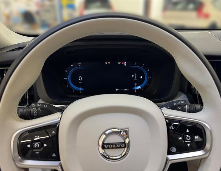 Volvo XC60 8