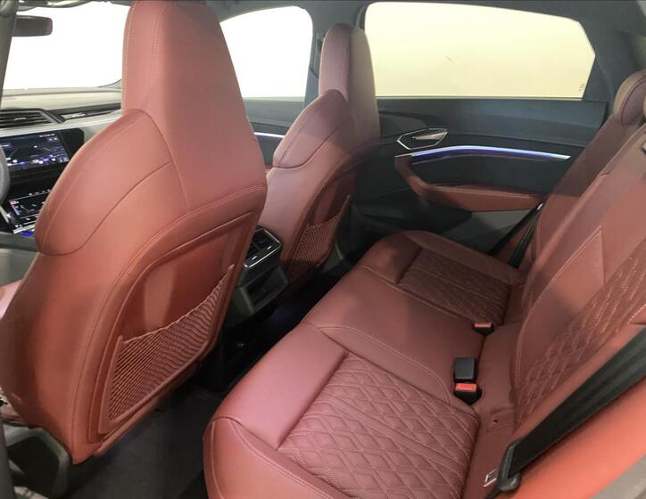 Audi e-tron 6