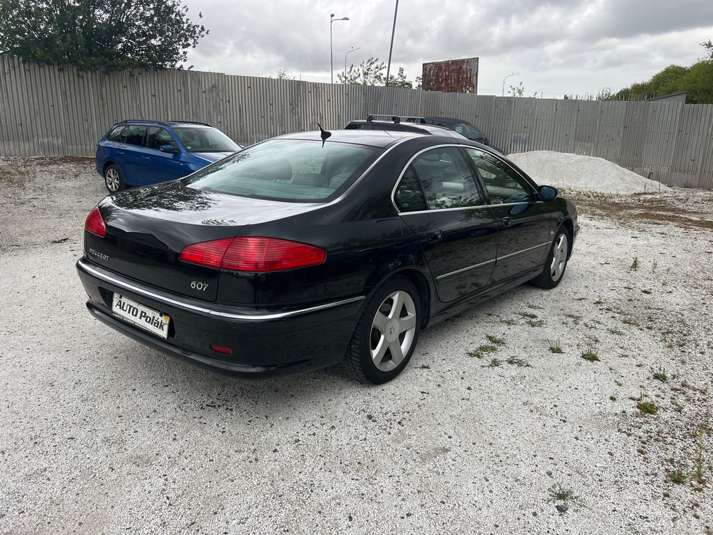 Peugeot 607