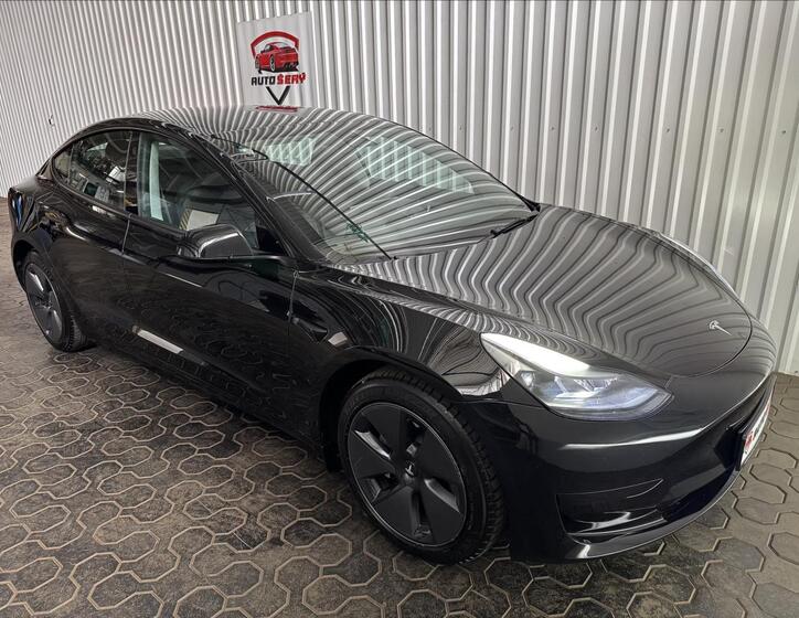 Tesla Model 3 12