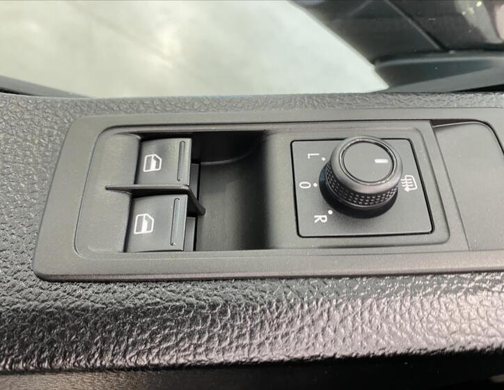 Volkswagen Caravelle 8