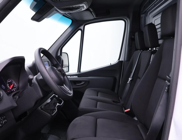 Mercedes-Benz Sprinter 12