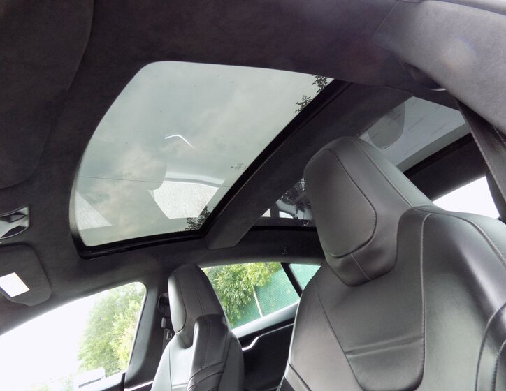 Tesla Model S 40