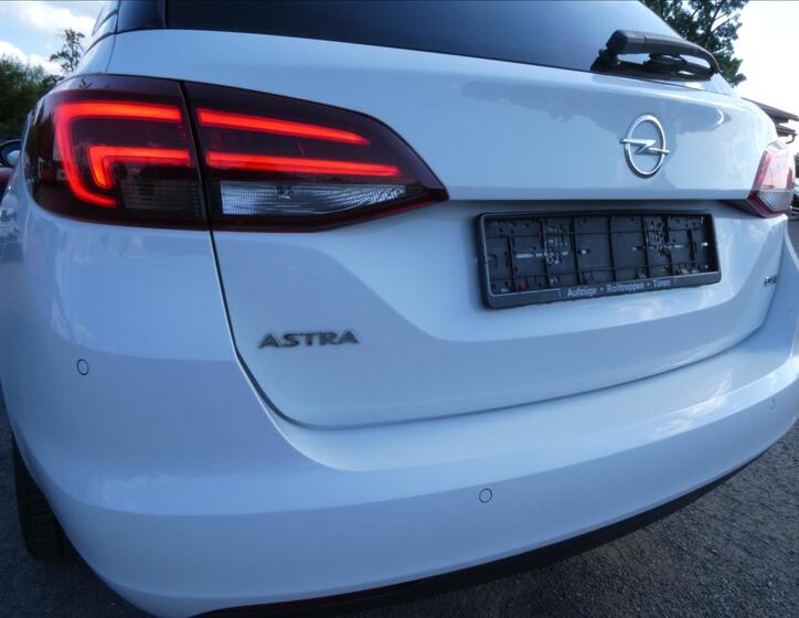 Opel Astra 8