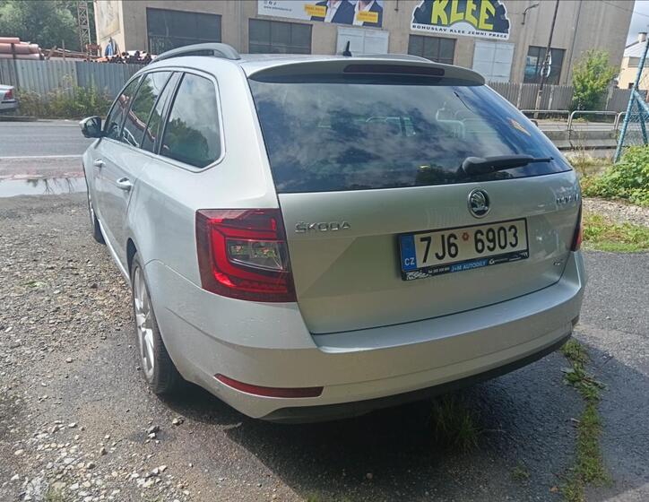Škoda Octavia 10