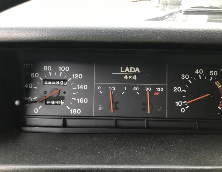 Lada Niva 9