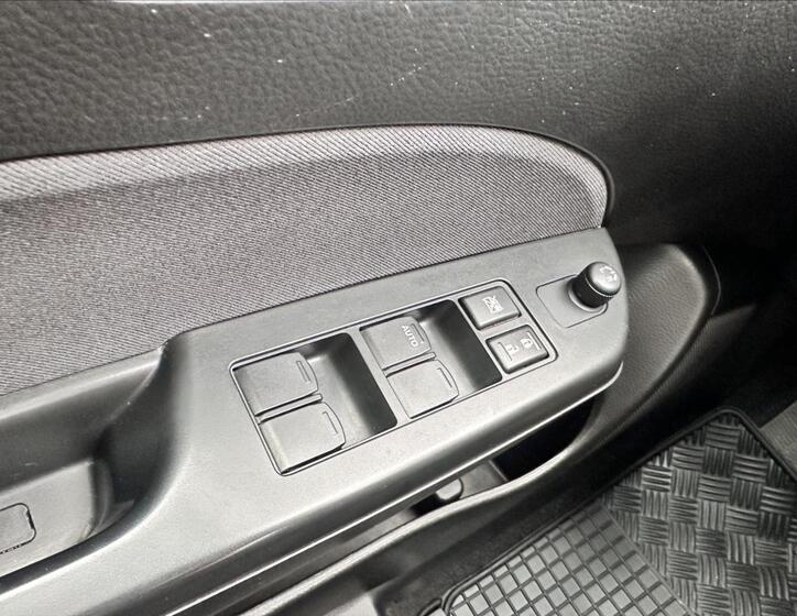 Suzuki Swift 19