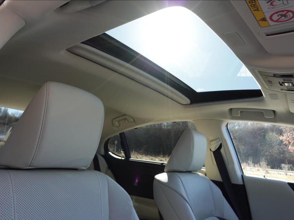Lexus ES 300h 51