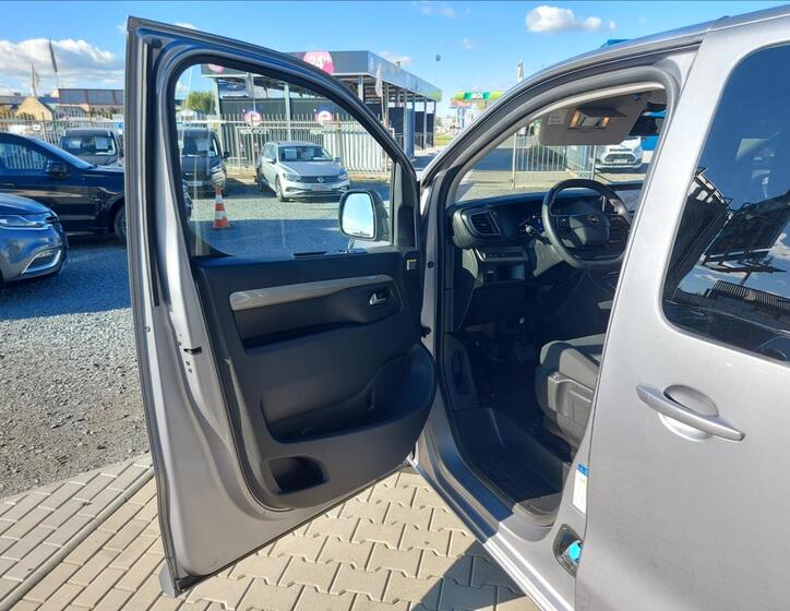 Opel Zafira 8