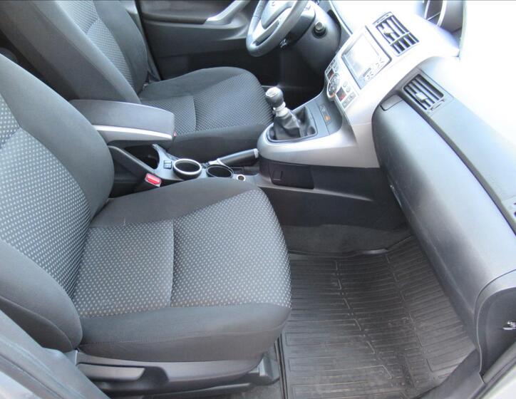 Toyota Verso 17