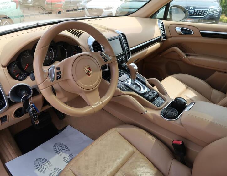 Porsche Cayenne 9