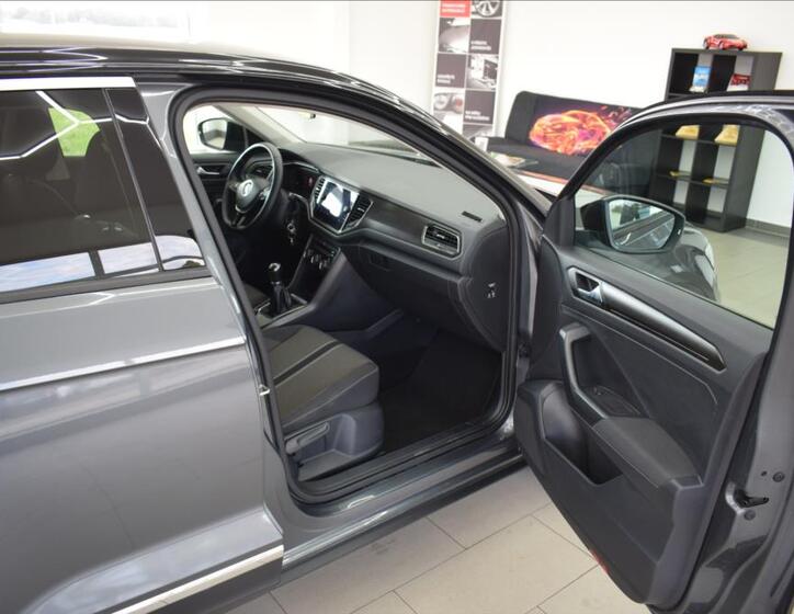 Volkswagen T-Roc 13