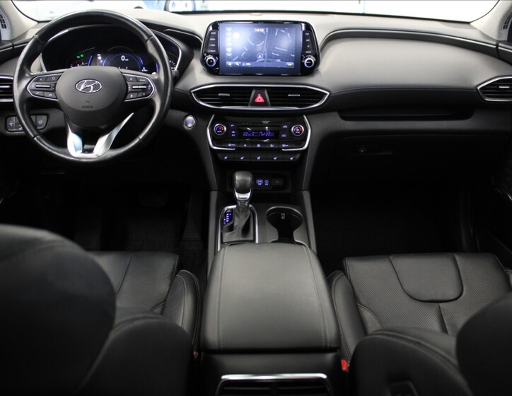 Hyundai Santa Fe 8