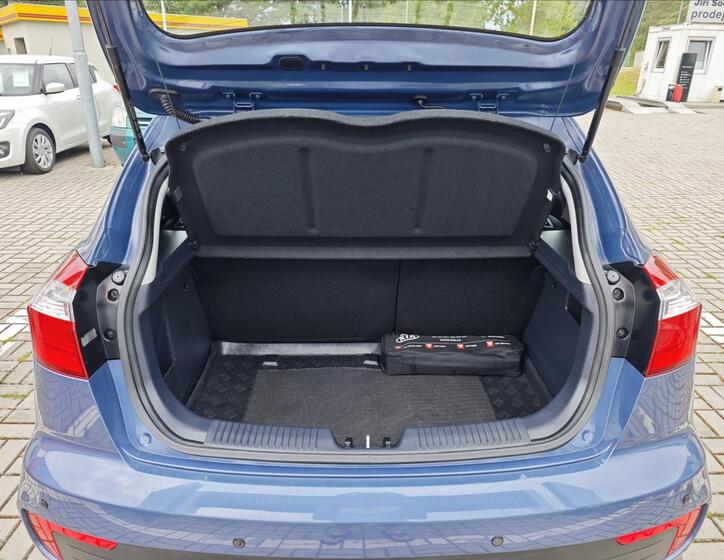 KIA Rio 12