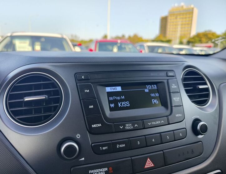 Hyundai i10 15