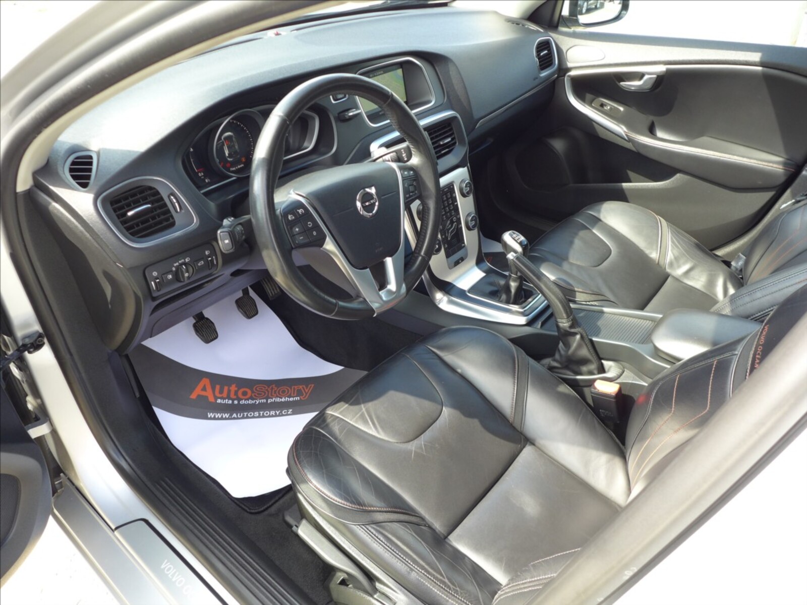 Volvo V40 16