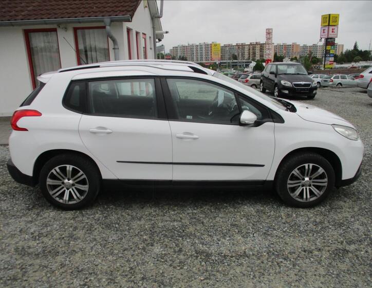 Peugeot 2008 7