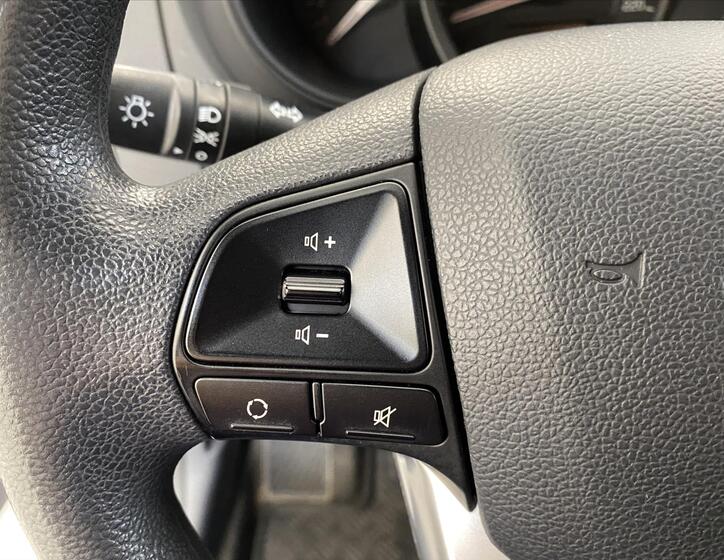 KIA Rio 12