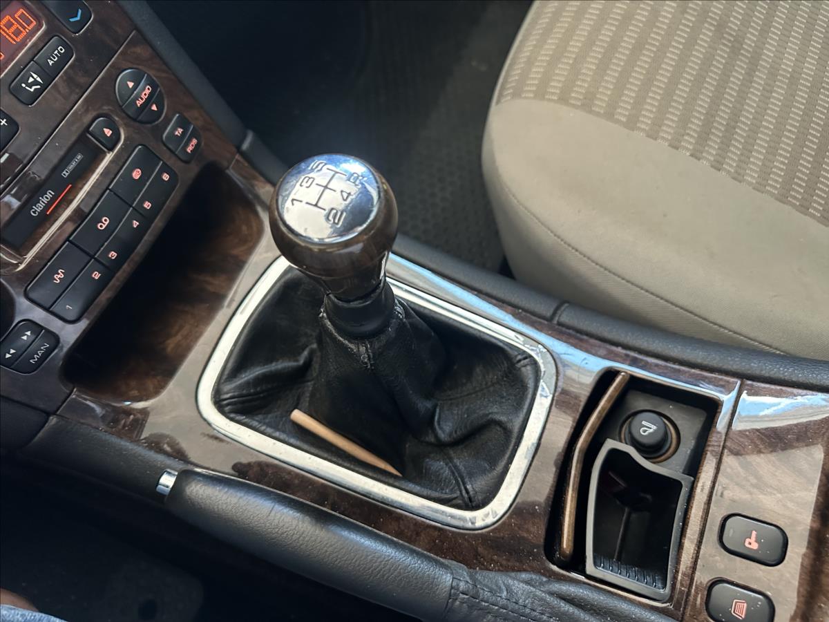 Peugeot 607