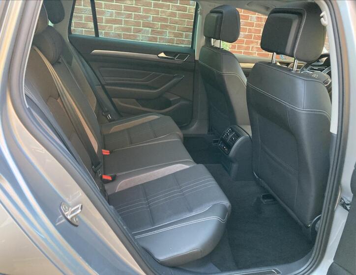 Volkswagen Passat 9