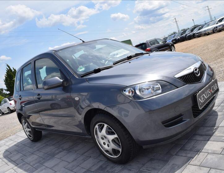 Mazda 2 4
