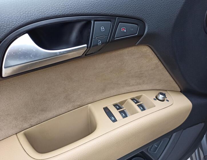 Audi Q7 25